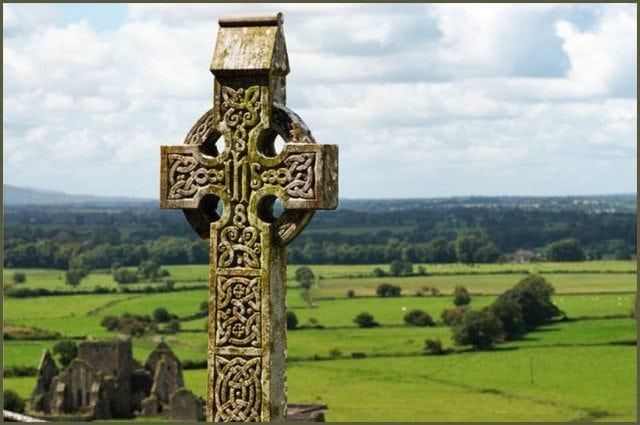 A Guide to Irish High Crosses