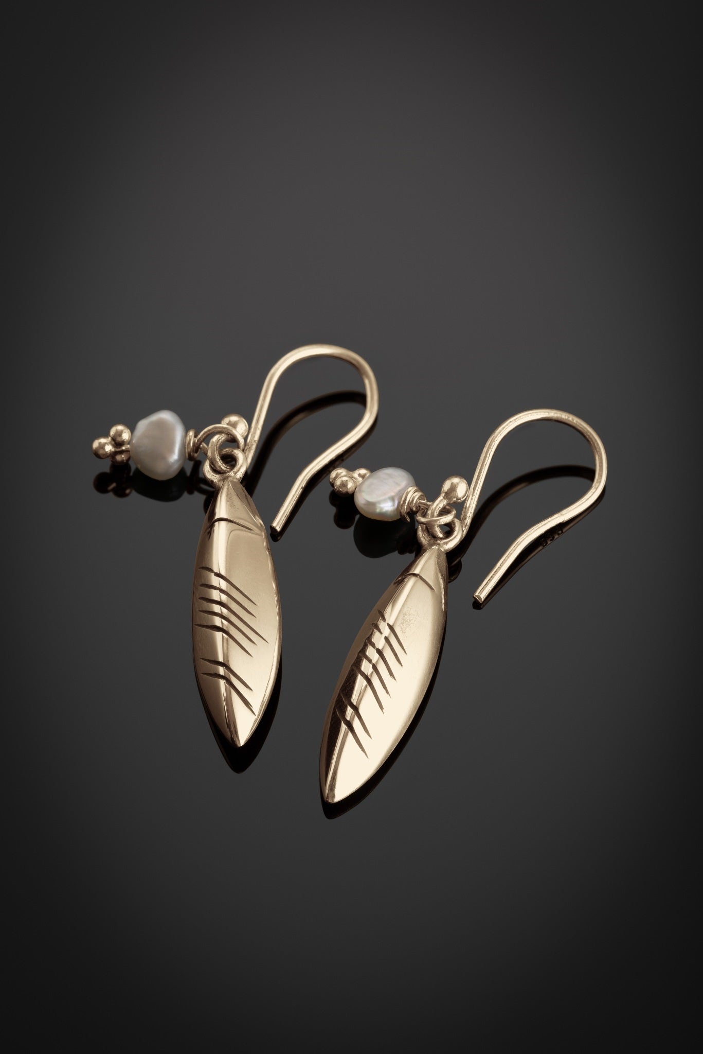 Gold Grá Earrings