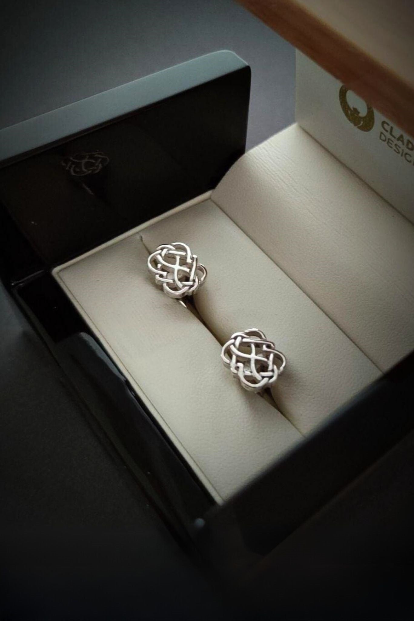 celtic-love-knot-cufflinks-gift-box