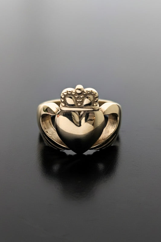 chunky-large-claddagh-ring-gold