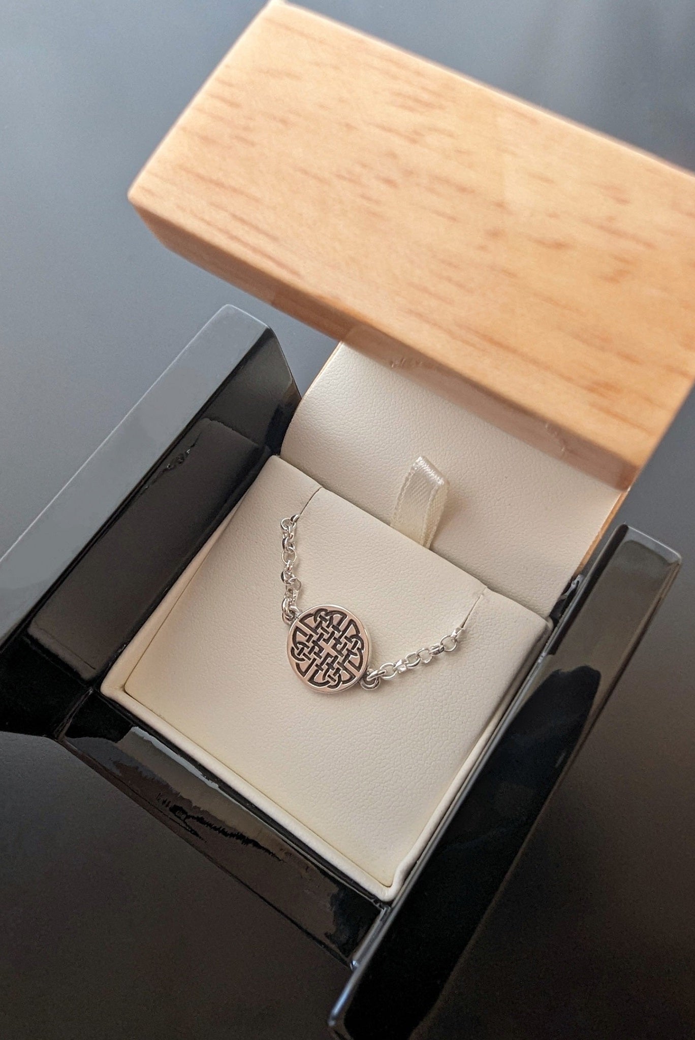 dara knot bracelet in box