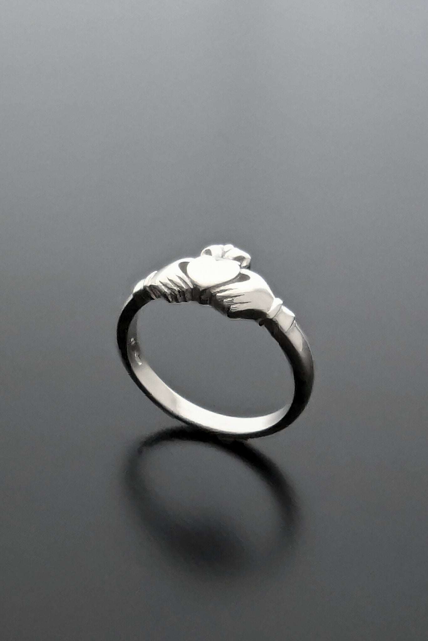 Heritgae Claddagh ring side profile