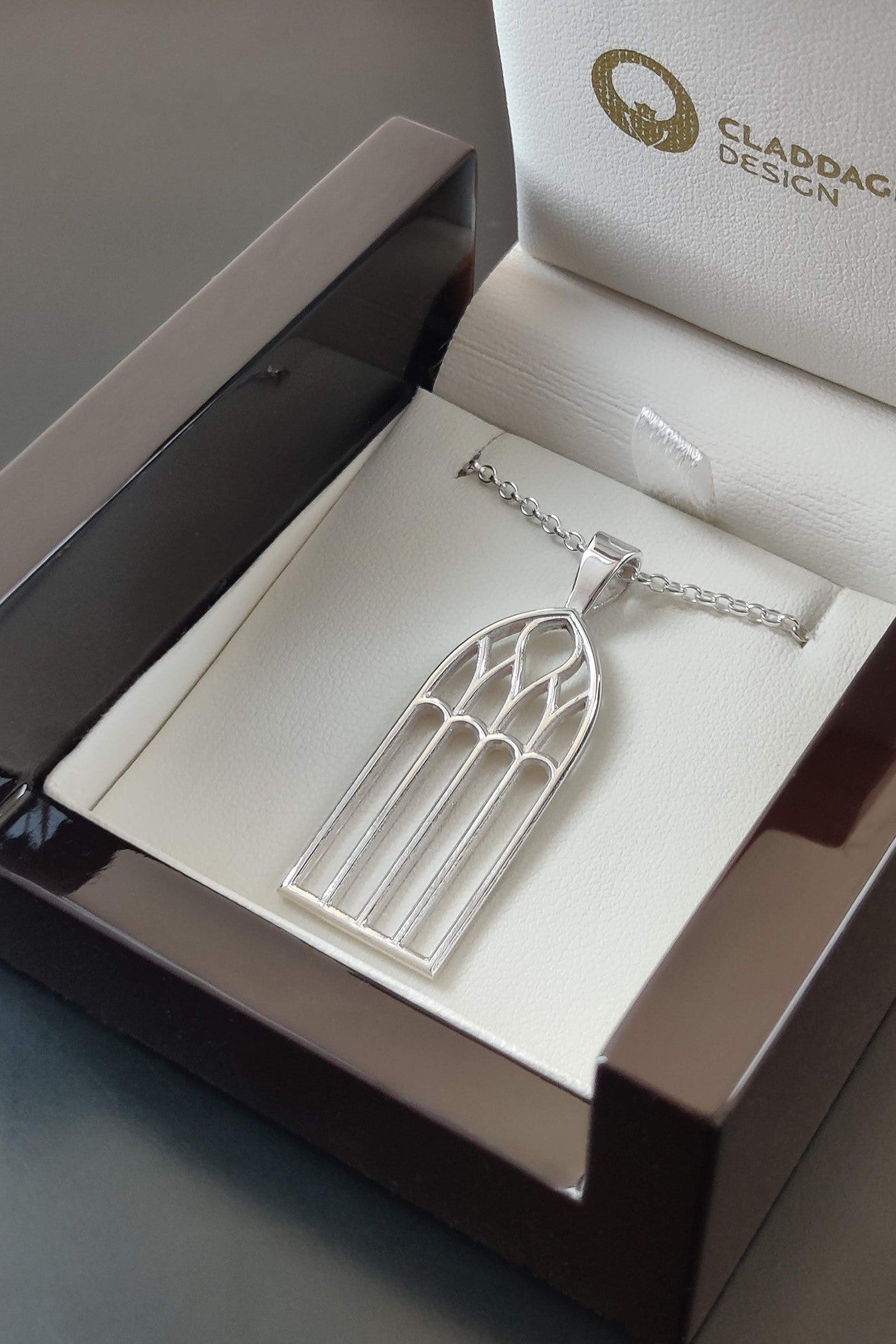 Lislaughtin-abbey window-pendant