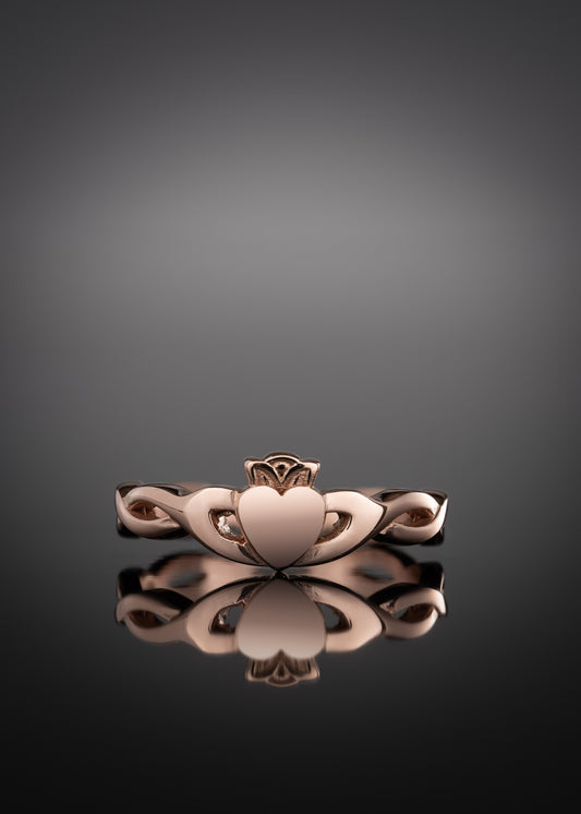 rose gold twist claddagh ring