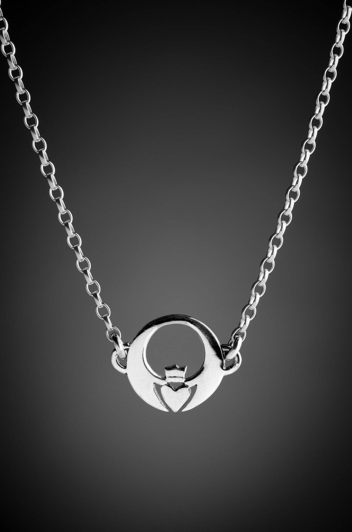 Claddagh-necklace