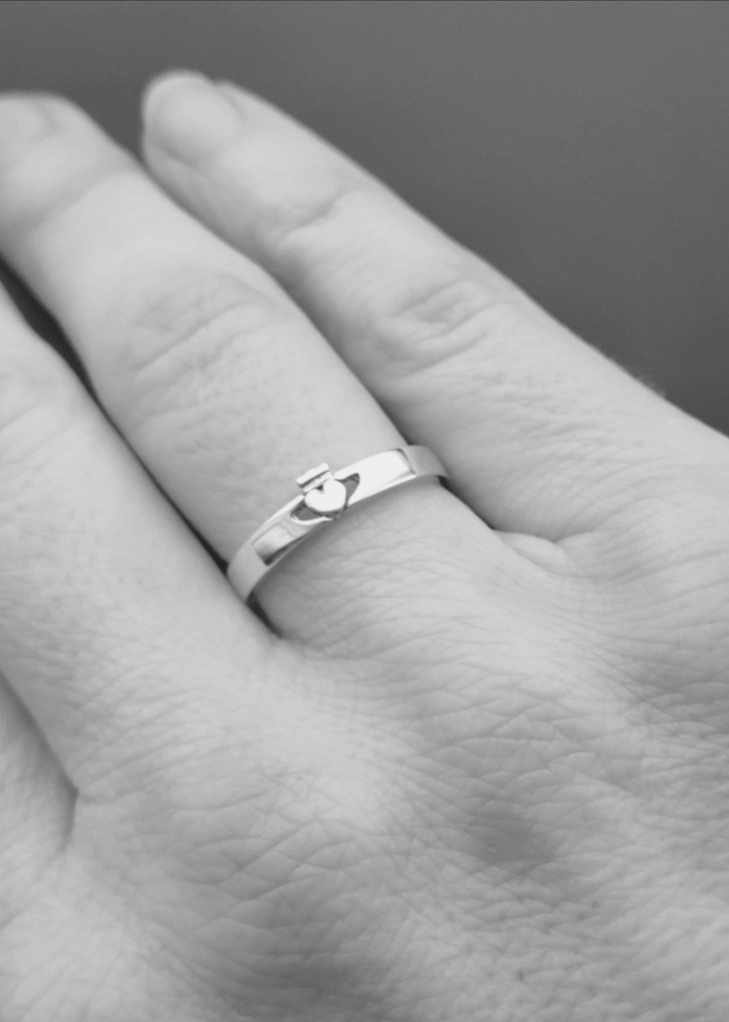 Modern dainty claddagh ring