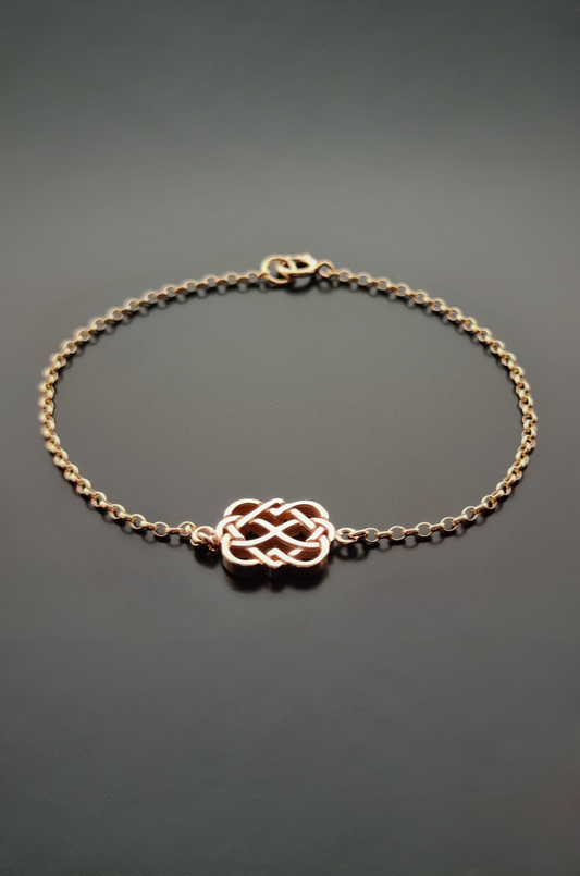 Celtic love knot bracelet in gold