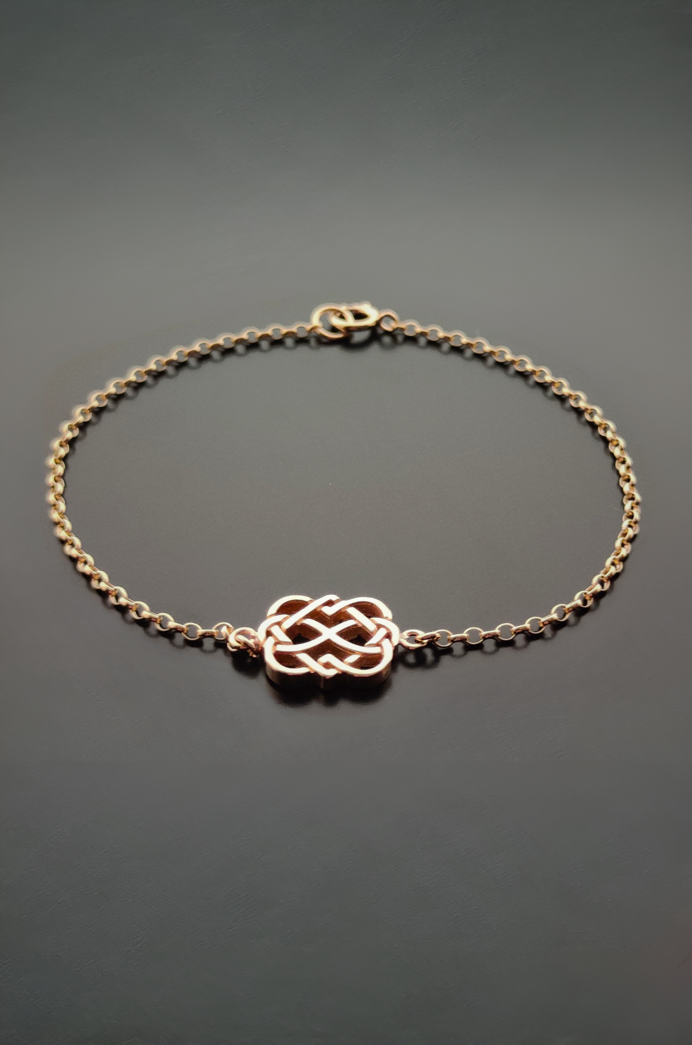 Celtic love knot bracelet in gold