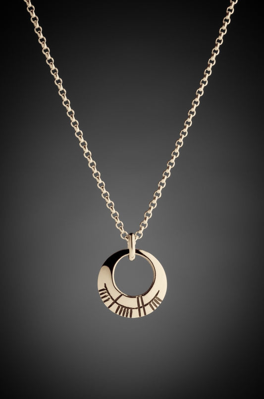 Ogham sonas necklace gold