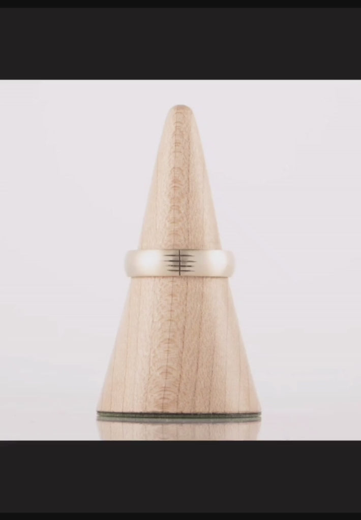 rotating video of the Men's ogham ring