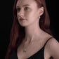 A stor pendant necklace