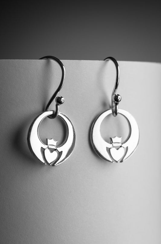 claddagh earrings in sterling silver