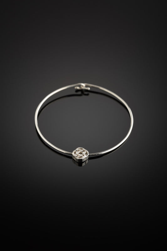 Celtic knot bangle in silver