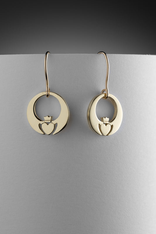 Gold claddagh earrings
