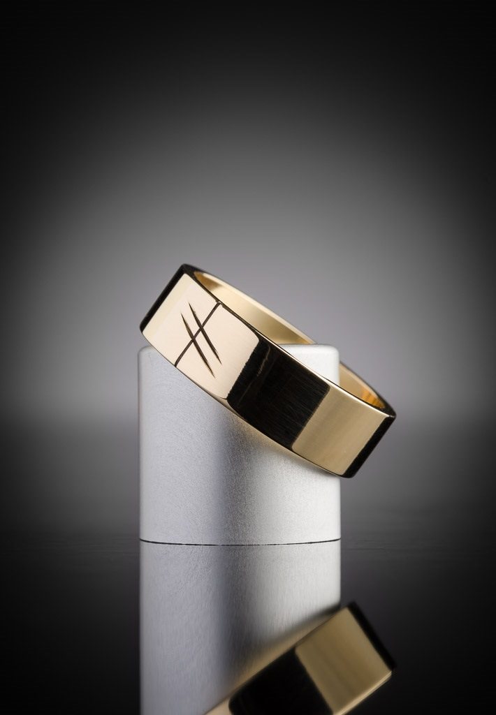 Mens-Gold-Ogham-Ring-Flat-Band