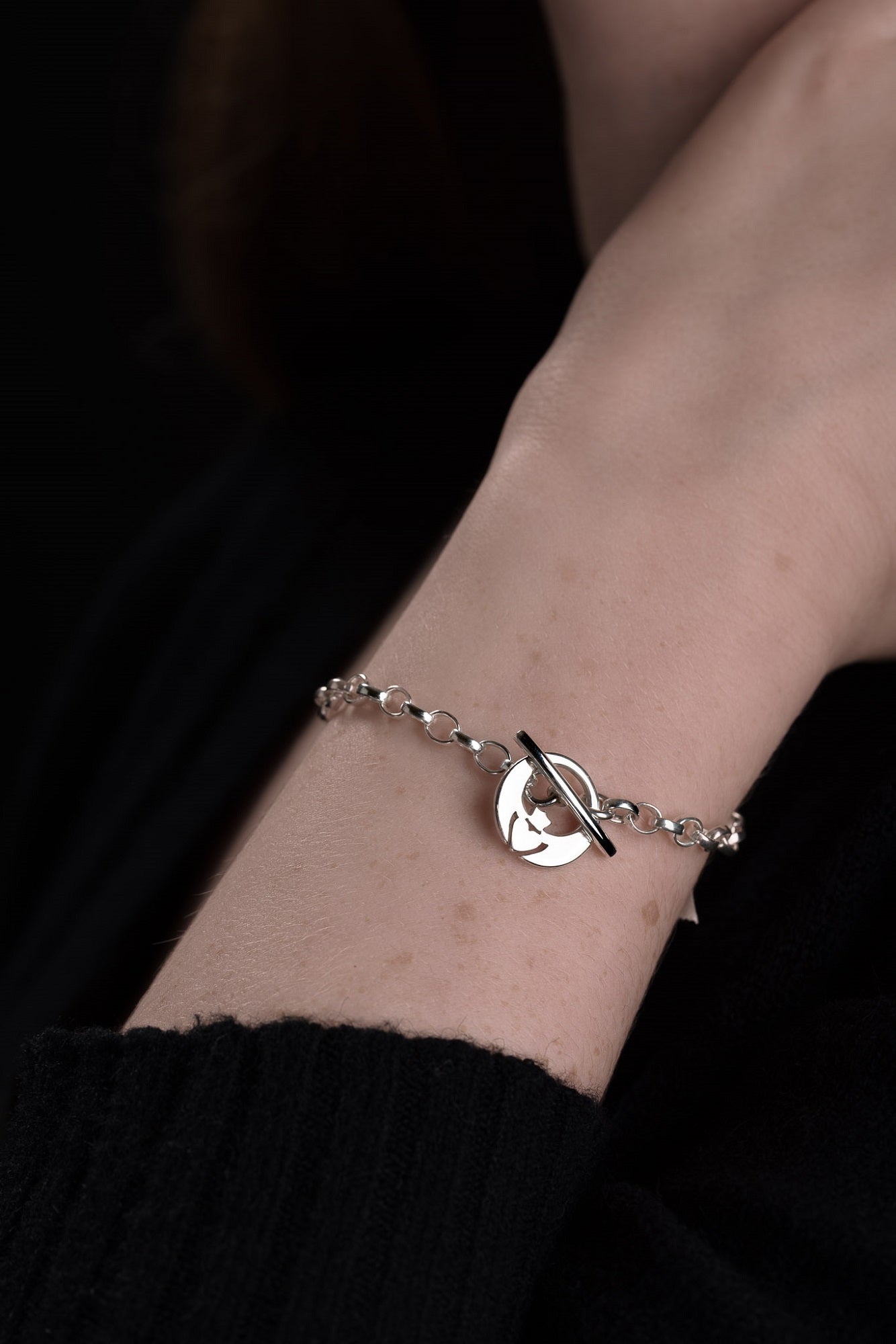 silver claddagh bracelet