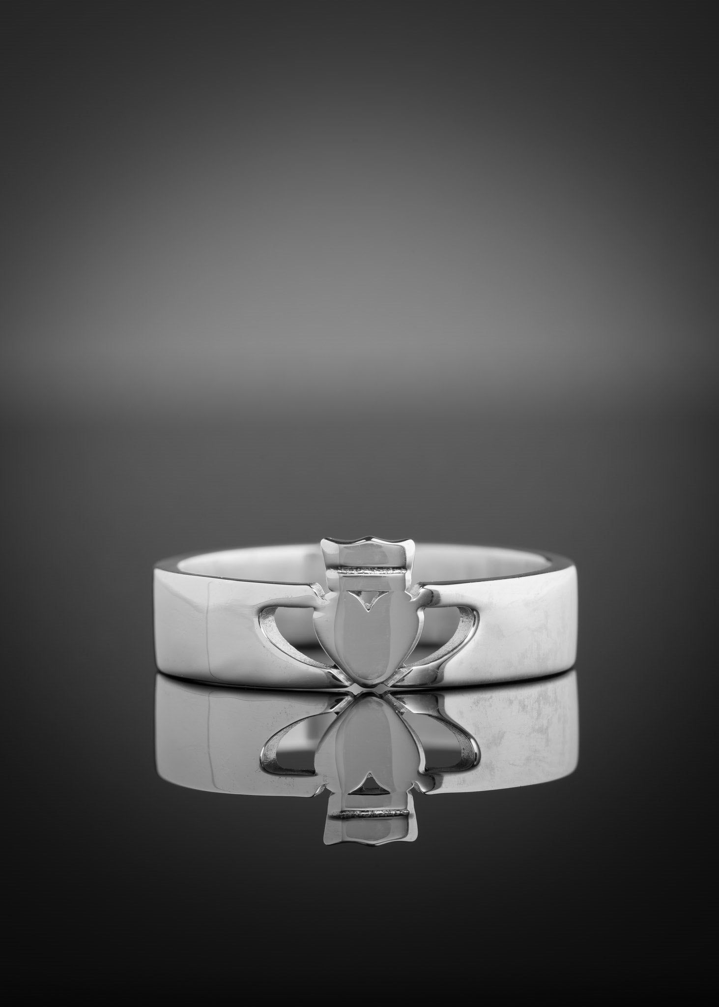 modern claddagh ring in white gold
