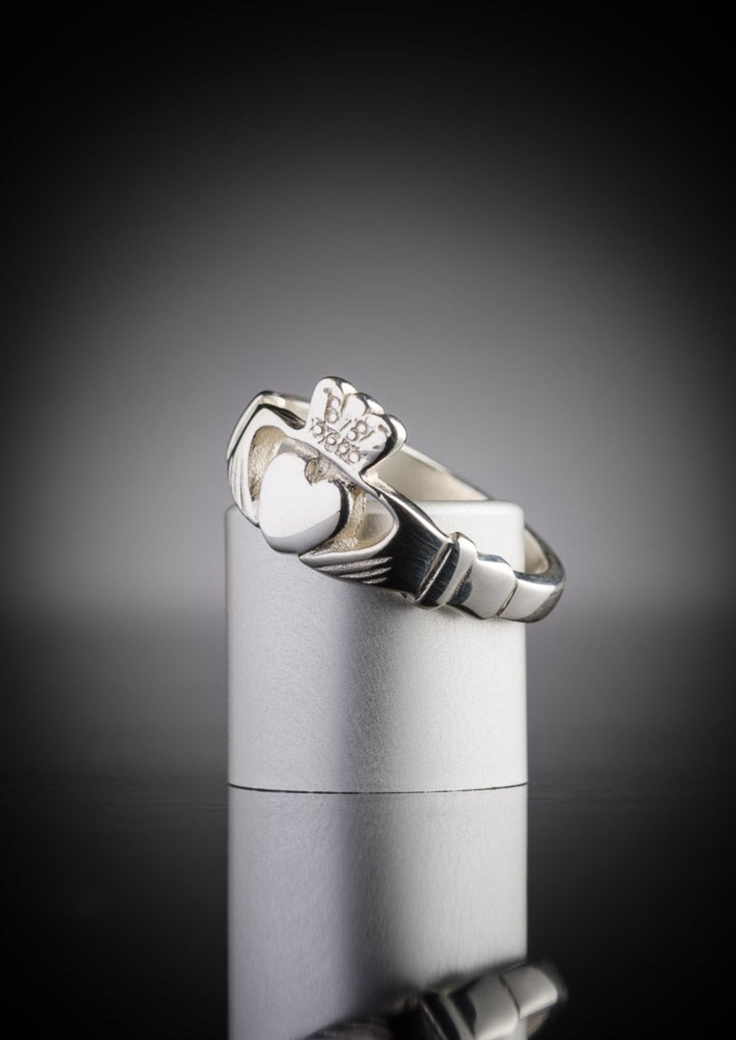 White Gold Claddagh Ring side profile